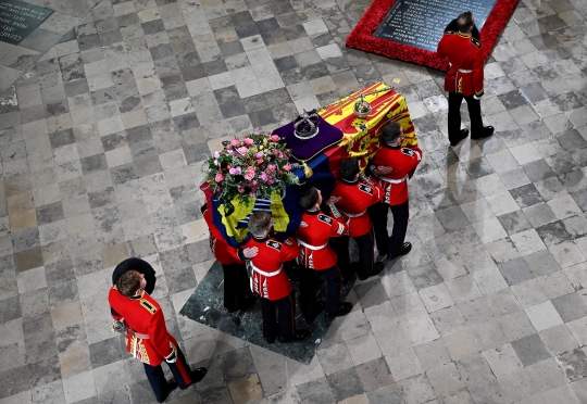 Momen Haru Upacara Pemakaman Ratu Elizabeth di Westminster Abbey