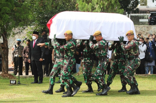 Ketua Dewan Pers Azyumardi Azra Dimakamkan Secara Militer di TMP Kalibata