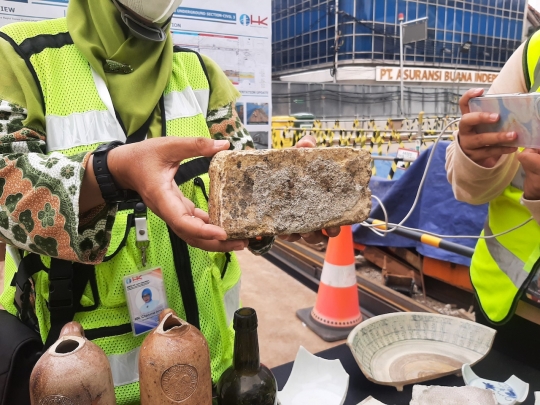 Penampakan Artefak yang Ditemukan di Jalur MRT Bundaran HI-Kota