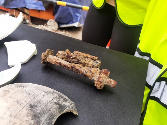 Penampakan Artefak yang Ditemukan di Jalur MRT Bundaran HI-Kota