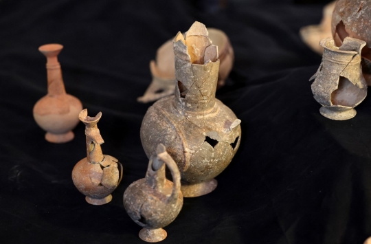 Jejak Opium dalam Tembikar dari Abad ke-14 SM di Situs Makam Kuno Israel