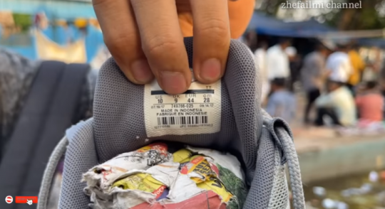 Begini Potret Pasar 'Maling' di India, Ada Sepatu Made Indonesia Dijual