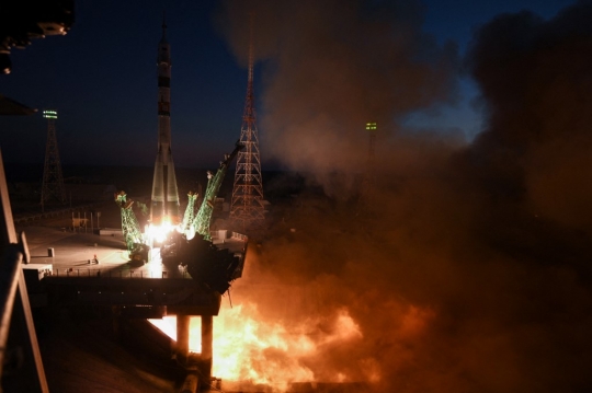 Kebersamaan Kosmonaut Rusia dan Astronaut Amerika Serikat Meluncur ke ISS
