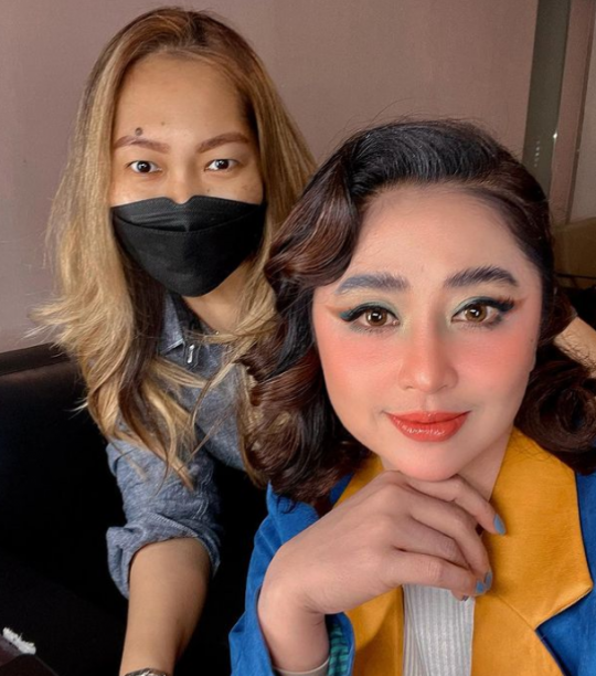 Usai Cerai dengan Angga Wijaya, Dewi Perssik Dipuji Makin Cantik 'Lebih Ikhlas'