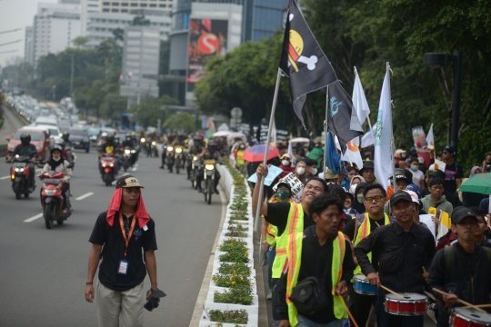 Aksi Krisis Iklim, Ratusan Aktivis Long March dari Monas ke Taman Dukuh Atas