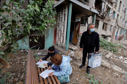 Rusia Datangi Rumah-Rumah Warga Ukraina untuk Referendum