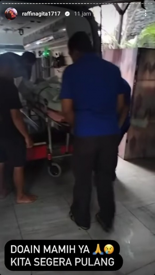 Kembali Masuk Rumah Sakit, Ini Potret Mami Popon Nenek Raffi Ahmad Terbaring Lemas