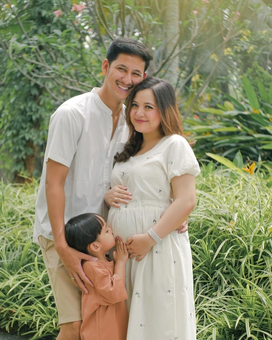 Hamil Anak Kedua, Ini 5 Potret Terbaru Tasya Kamila dengan Perut Makin Membesar