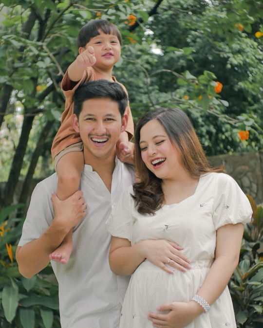 Hamil Anak Kedua, Ini 5 Potret Terbaru Tasya Kamila dengan Perut Makin Membesar