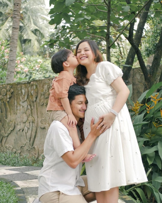 Hamil Anak Kedua, Ini 5 Potret Terbaru Tasya Kamila dengan Perut Makin Membesar