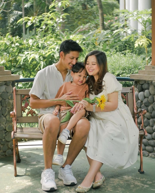 Hamil Anak Kedua, Ini 5 Potret Terbaru Tasya Kamila dengan Perut Makin Membesar