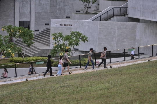 Menikmati Sore Hari di Taman Ismail Marzuki