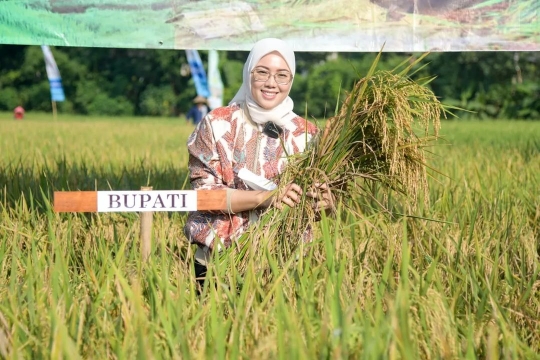 Potret Cantik Anne Ratna Mustika, Bupati Purwakarta yang Gugat Cerai Dedi Mulyadi