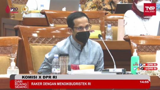 Tertunduk Lesu, Ekspresi Mendikbud Dimarahi Anggota DPR karena Guru Honorer