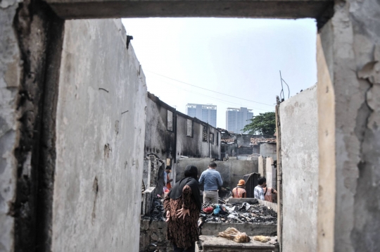 Kebakaran Hanguskan Puluhan Rumah di Menteng