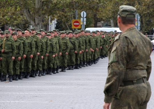 Wajah-Wajah Sipil Tentara Baru Rusia yang Direkrut Putin untuk Lawan Ukraina