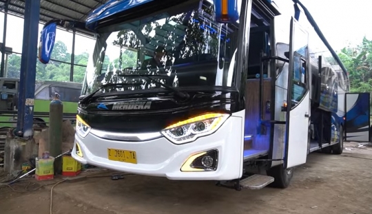 Ingat Bus Merdeka Raja Jalanan Jalur Selatan, Begini Potret Terbarunya yang Elegan