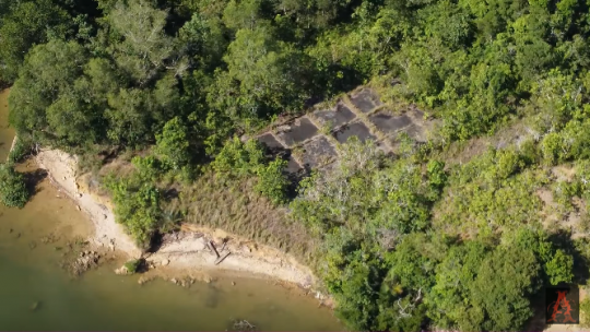 Penampakan Pulau Kecil Tak Berpenghuni, Ada Rumah Terbengkalai & Landasan Helikopter