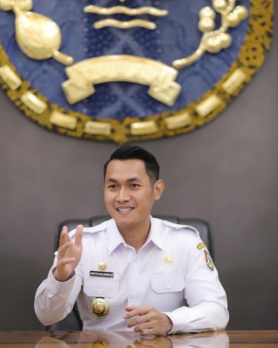 Mengenal Aditya Halindra, Sosok Bupati Muda Curi Perhatian yang Hobi Olahraga