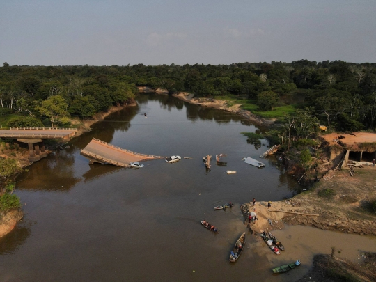 Belasan Orang Hilang Saat Jembatan di Brasil Runtuh ke Sungai