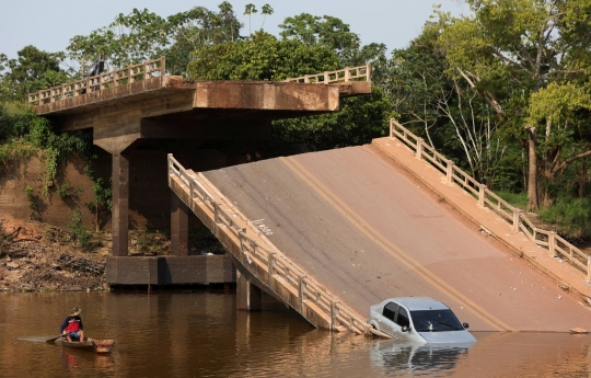 Belasan Orang Hilang Saat Jembatan di Brasil Runtuh ke Sungai