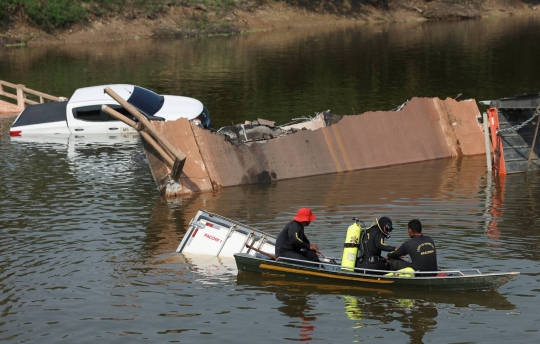 Belasan Orang Hilang Saat Jembatan di Brasil Runtuh ke Sungai