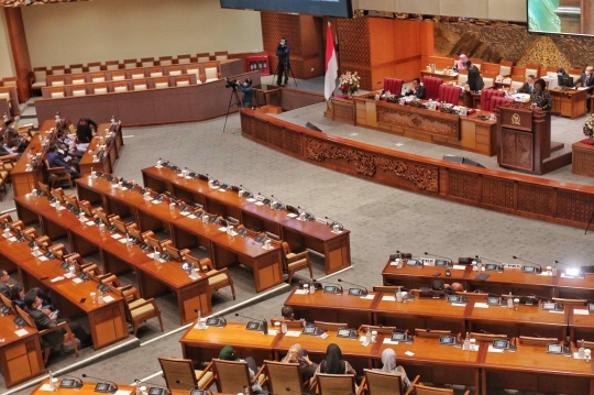 Rapat Paripurna DPR, Sri Mulyani Sampaikan Pandangan Keuangan 2023