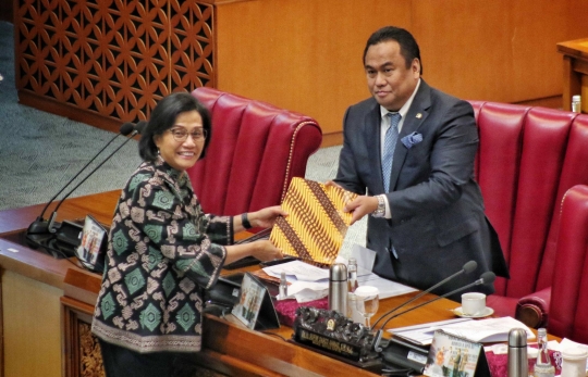 Rapat Paripurna DPR, Sri Mulyani Sampaikan Pandangan Keuangan 2023