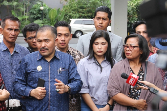 Vera, Pacar Almarhum Brigadir J Muncul ke Publik Jelang Persidangan