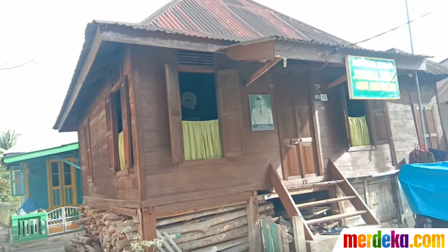 Rumah kelahiran A.H. Nasution terletak di Desa Huta Pungkut, Sumatera Utara.