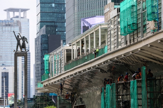 Pro dan Kontra Pembangunan Halte Bundaran HI Halangi Patung Selamat Datang