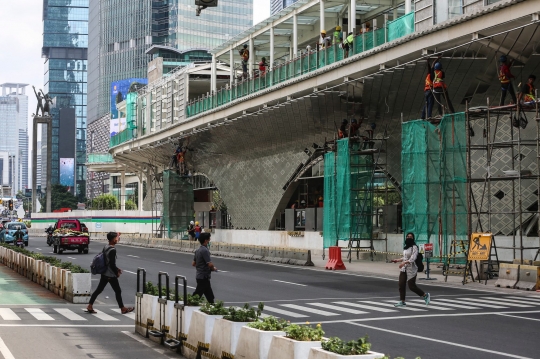 Pro dan Kontra Pembangunan Halte Bundaran HI Halangi Patung Selamat Datang