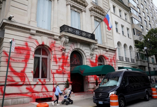 Aksi Vandalisme Sasar Kantor Konsulat Rusia di New York