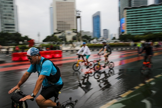 Antusias Warga Olahraga di CFD Usai Diguyur Hujan