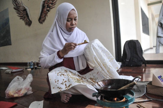 Melestarikan Batik Tulis di Utara Jakarta