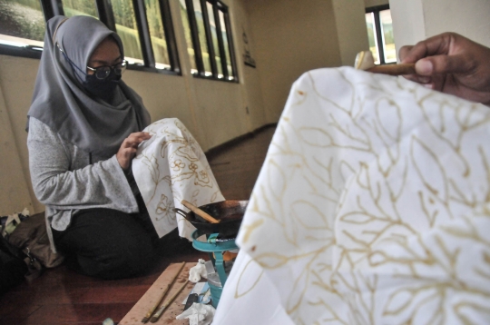 Melestarikan Batik Tulis di Utara Jakarta