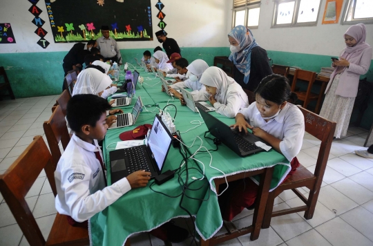 Siswa SD di Depok Jalani Simulasi ANBK