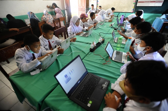 Siswa SD di Depok Jalani Simulasi ANBK