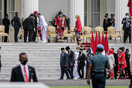 Presiden Jokowi Saksikan Parade Prajurit dan Alutsista di HUT TNI