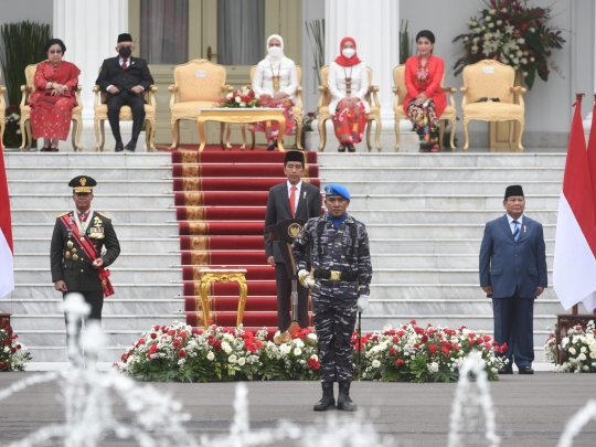 Kekompakan Jokowi dan Prabowo di HUT TNI ke-77