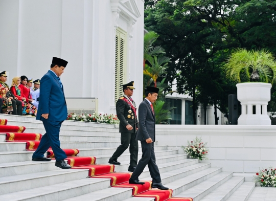 Kekompakan Jokowi dan Prabowo di HUT TNI ke-77