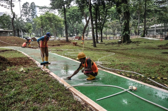 Memantau Pembangunan Jalur Sepeda di Terowongan Semanggi