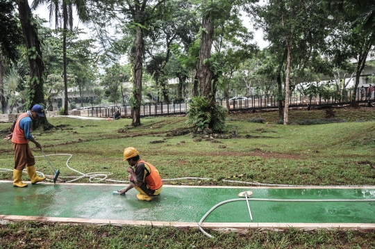 Memantau Pembangunan Jalur Sepeda di Terowongan Semanggi