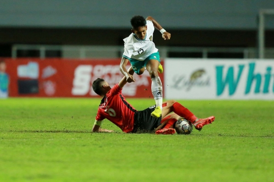 Pelukan Hangat Persahabatan Warnai Laga Timnas Indonesia U-17 vs Palestina