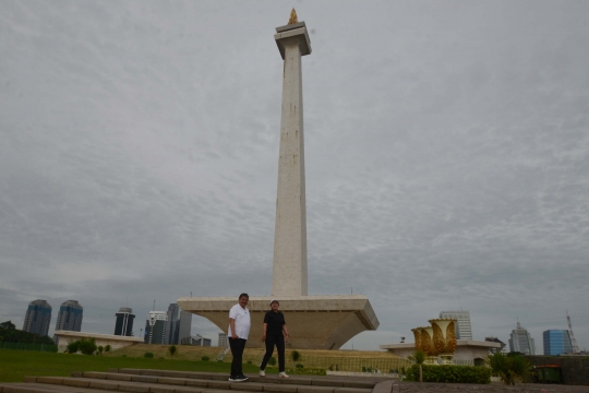 Keakraban Puan dan Airlangga Jalan Pagi Bareng di Monas