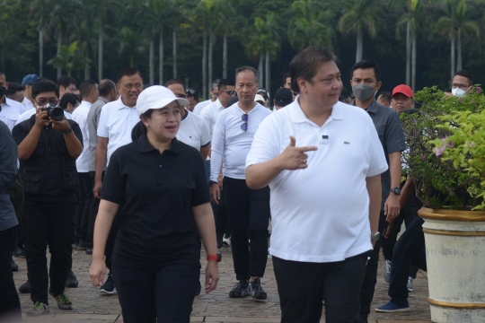 Keakraban Puan dan Airlangga Jalan Pagi Bareng di Monas