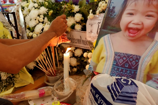 Duka Keluarga Korban Penembakan Massal di Penitipan Anak Thailand