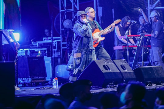 Penampilan Potret, Burgerkill dan Payung Teduh di Synchronize Fest 2022