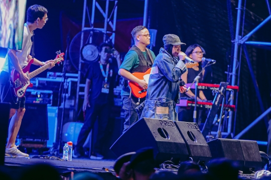 Penampilan Potret, Burgerkill dan Payung Teduh di Synchronize Fest 2022