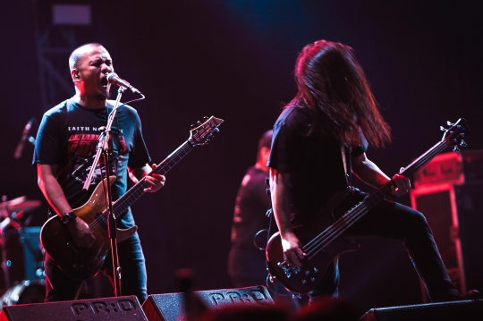 Penampilan Potret, Burgerkill dan Payung Teduh di Synchronize Fest 2022